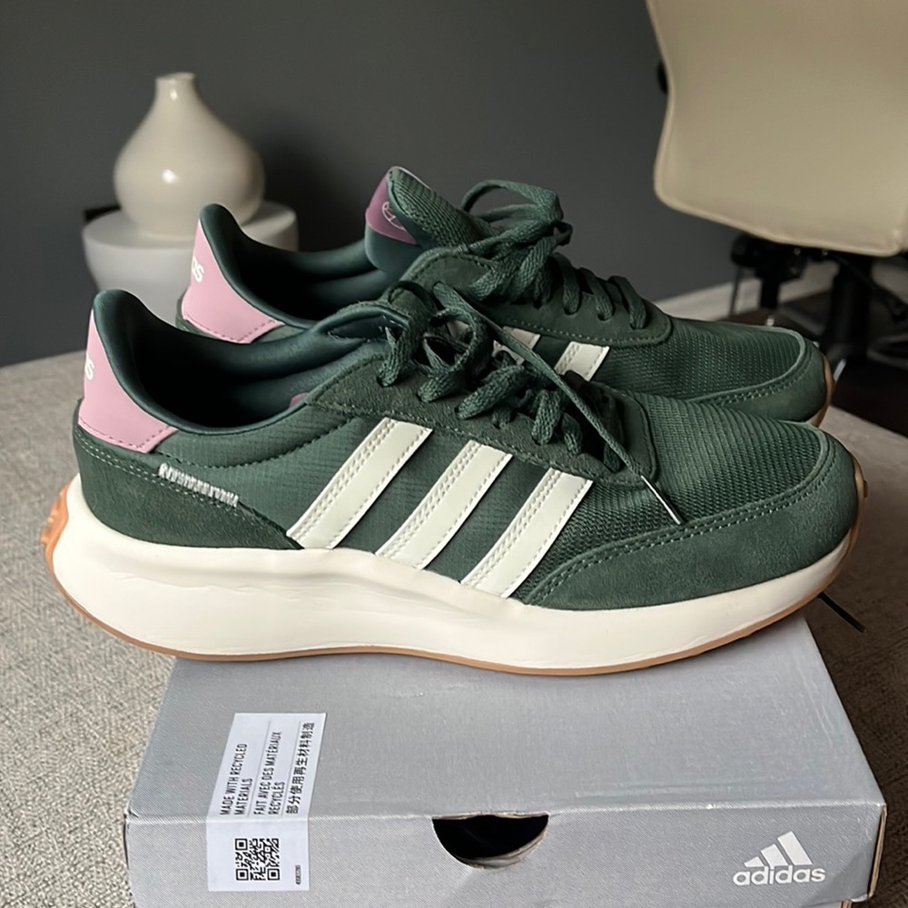 Adidas Run 70 size 7
